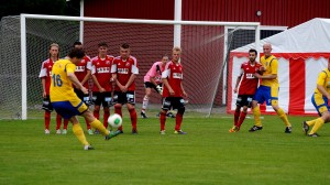 Mange lägger frispark