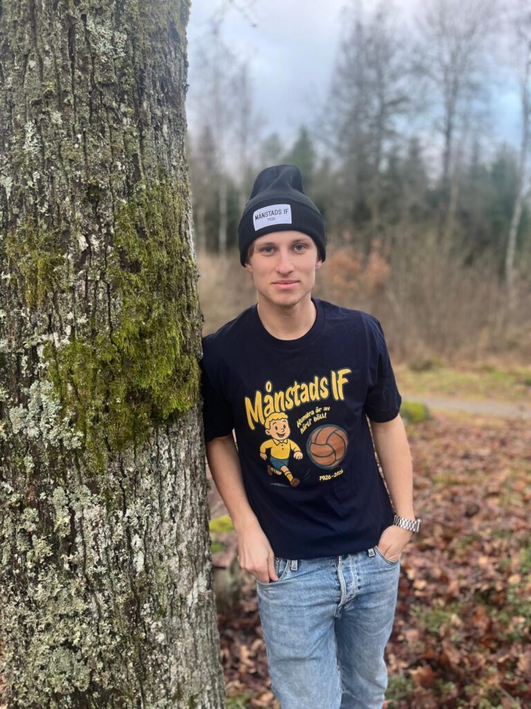 Hugo modellar 100-årsmerch